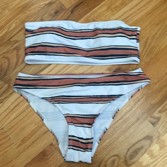 Bikini - Picture 1 of 1